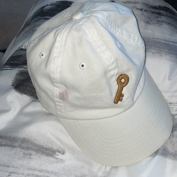 (2) Adjustable “Dad Hats” / 2 For 1 Price - Picture 5 of 7